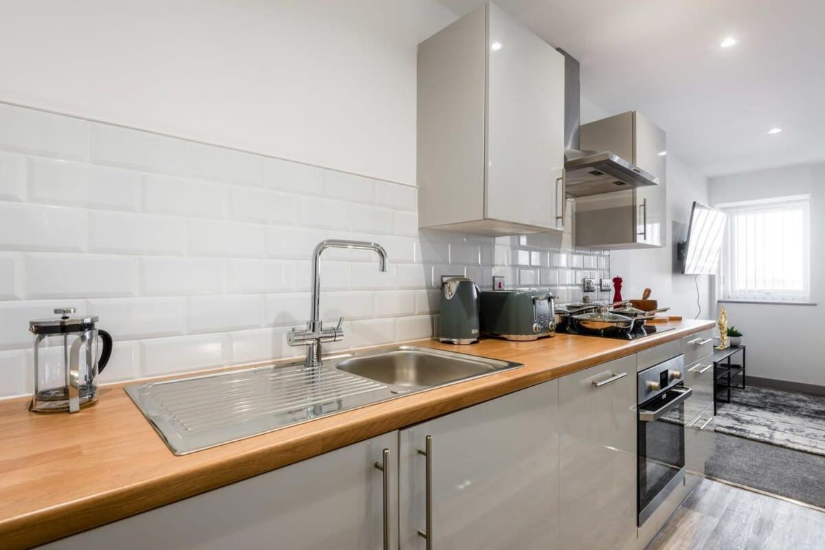 Contemporary 1 Bedroom Apartment In Central Hull Kingston upon Hull Exteriör bild