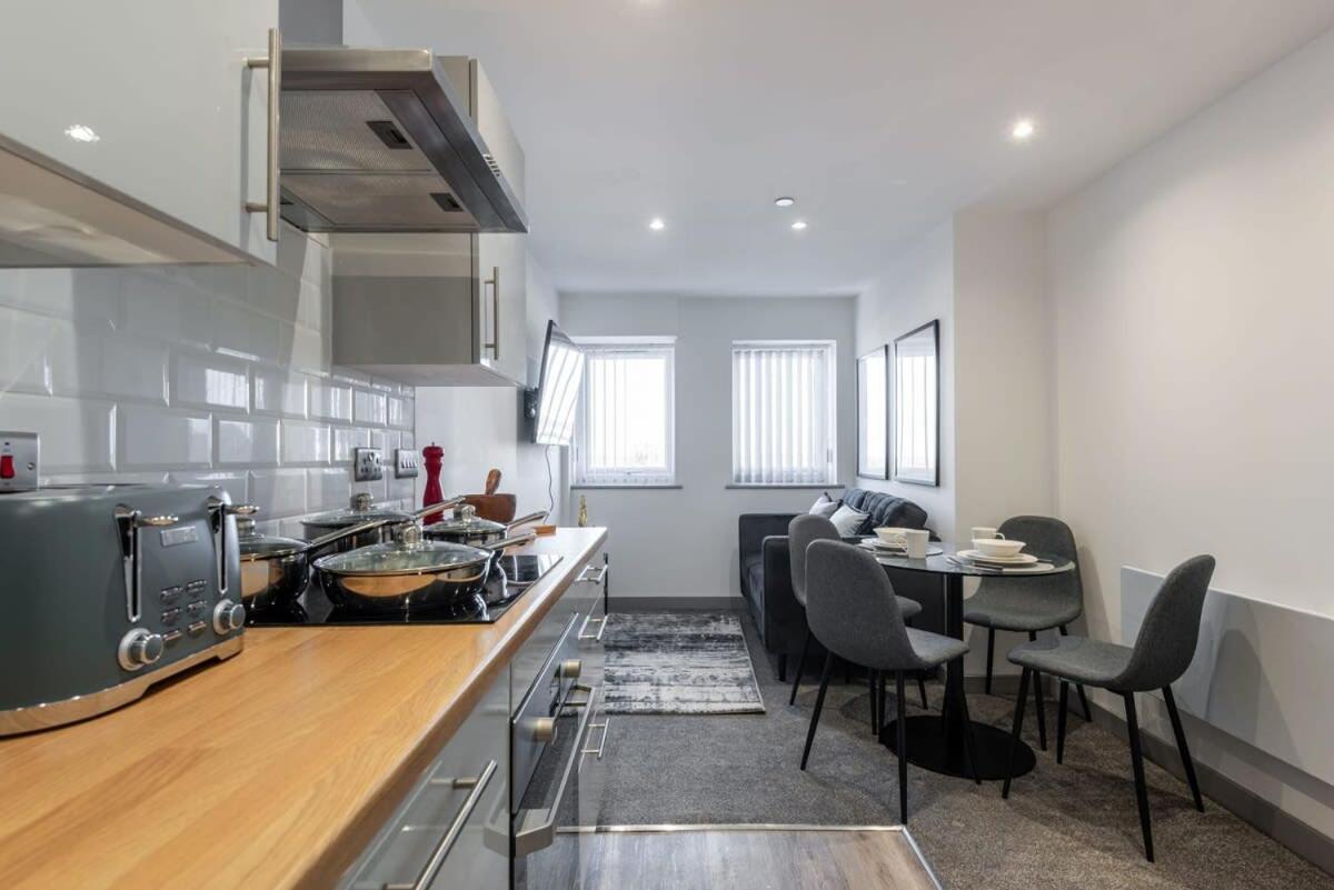 Contemporary 1 Bedroom Apartment In Central Hull Kingston upon Hull Exteriör bild
